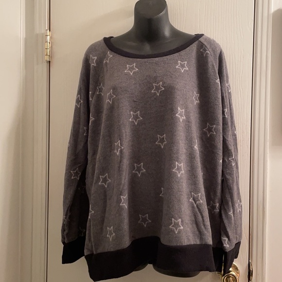 (2X) Plus Size Star Print Sweater - Picture 2 of 5